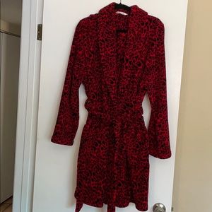 Cacique red and black leopard fleece robe